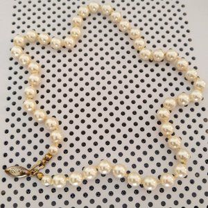 Vintage Faux Pearl Bracelet Cream White Metal Clasp Classic Preppy Wedding Bead